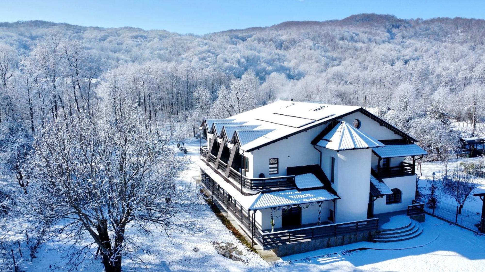 Din Natura Varbilau Exterior photo